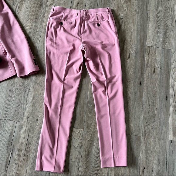 Simons Pink Slim-Fit Suit for a Contemporary Look - Picture 11 of 12